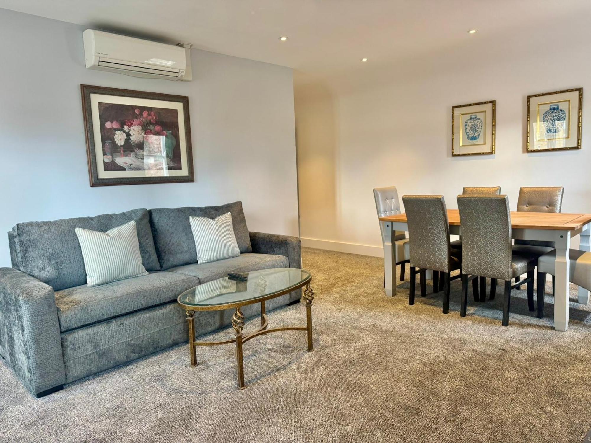 Apartment The Leonard