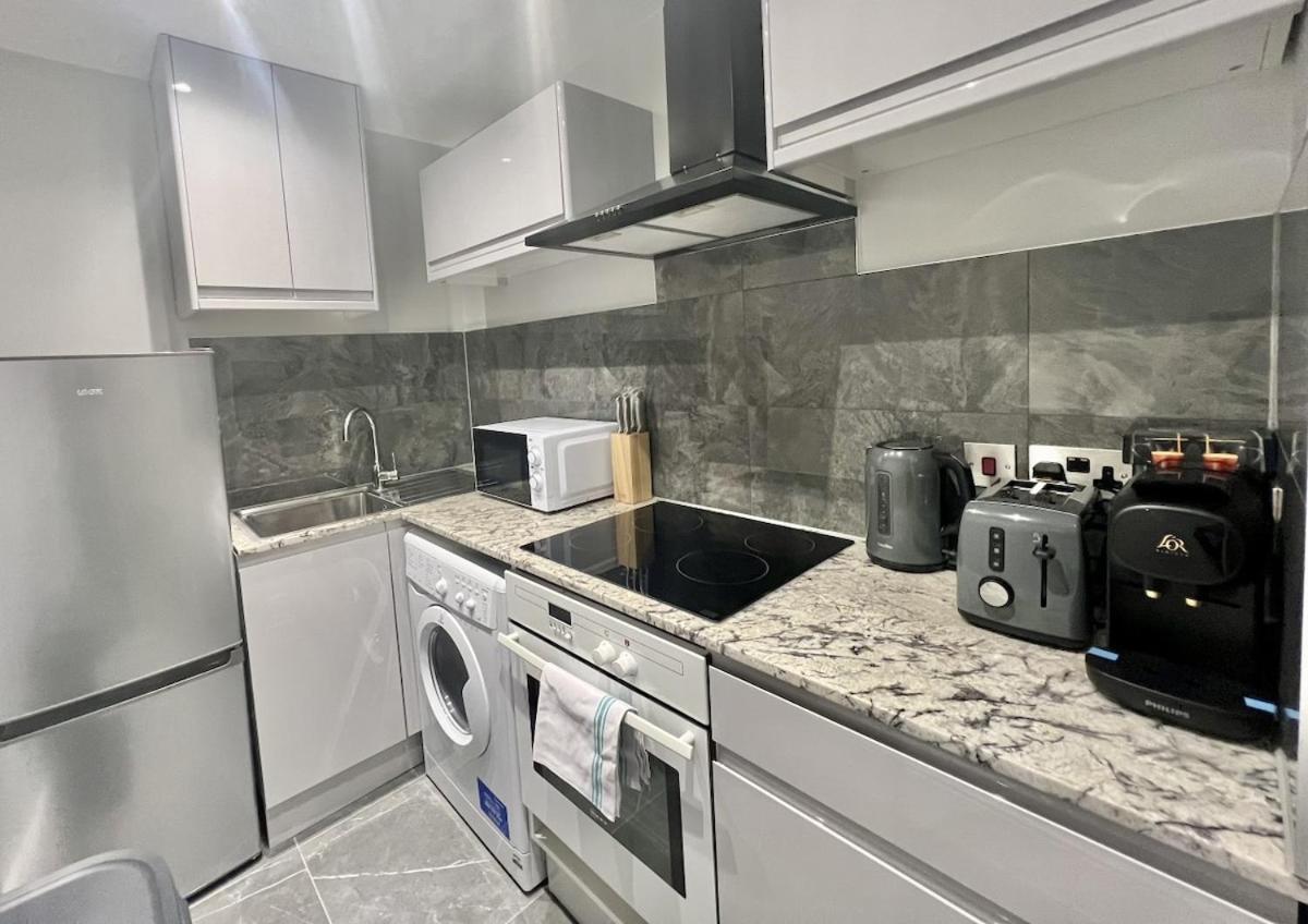 The Leonard Apartament